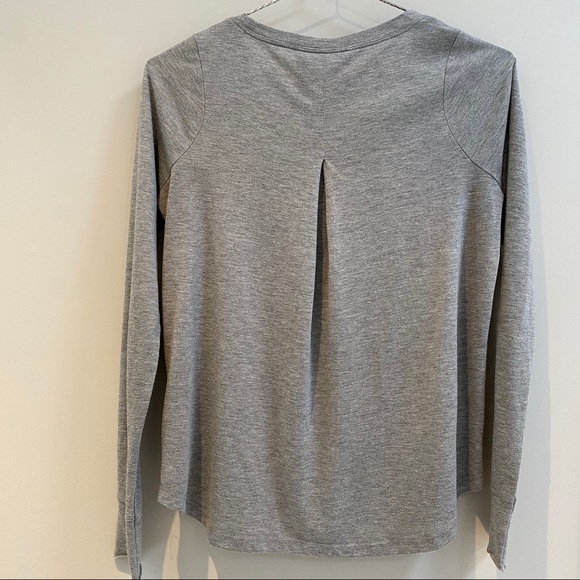 Joe’s Jeans Heathered Grey Pleated Back Shirt - Picture 3 of 8